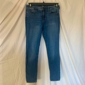 Hollister High Rise Skinny Jeans. Women’s size 9S